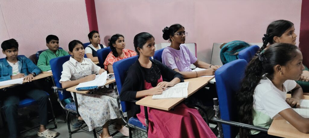 Best 8th class tutorial at Barkatpura Hyderabad