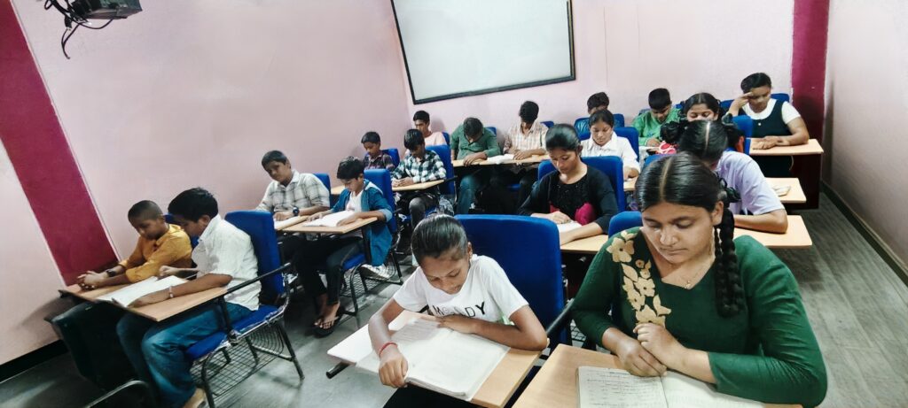 9th to 12th class tutorial at Barkatpura Hyderabad